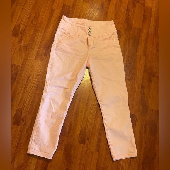 No Boundaries. Like new!! pink high waisted cropped jeans, size juniors,  9 - Picture 5 of 13